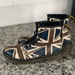 Dr Martens Kids Delaney Union Jack Print Size US 1 UK 13 EU 32 - Great condition